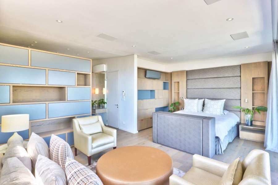 5 Bedroom Property for Sale in Fresnaye Western Cape